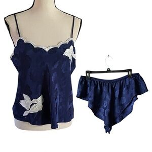 VTG. Victoria’s Secret Satin Camisole with matching pants. SZ.L.
